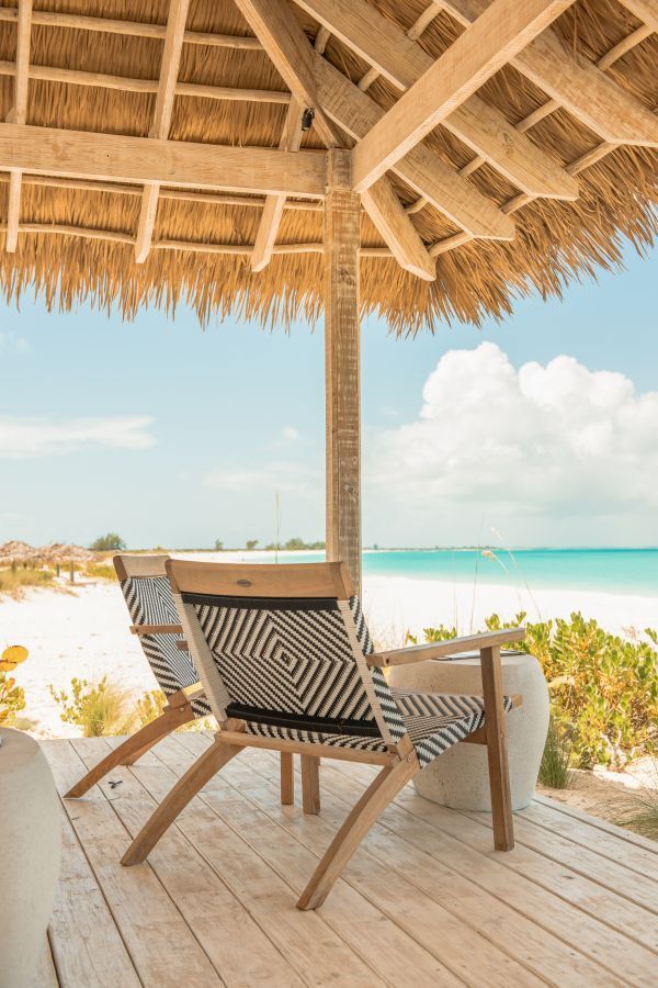 Pince Cay Tikki Time beach bar