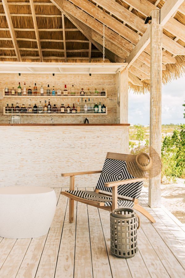 Pince Cay Tikki Time beach bar